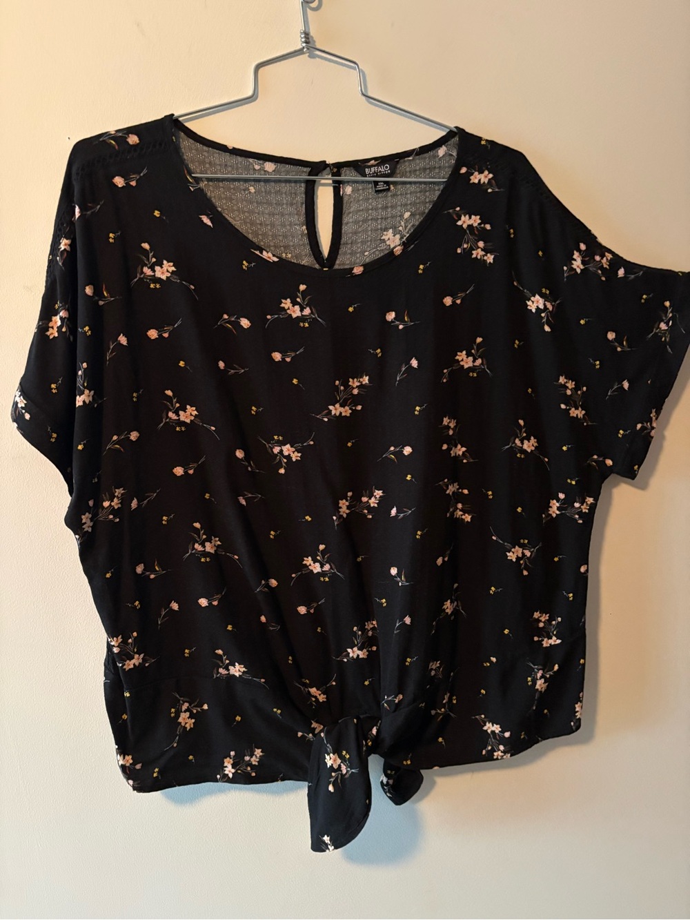 Buffalo, David Bitton, Black Textured Floral Tie-Front Cap Sleeve Top Plus XXL